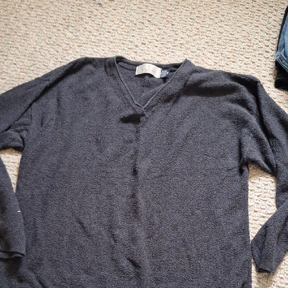 Bill Blass Dark Gray V-Neck Sweater